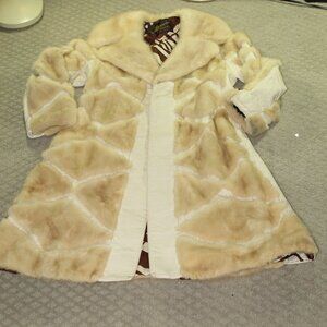 Vintage Women's Willmann's Furriers Cream Leather and Fur Trench Coat